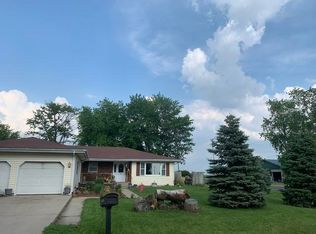 15 Thomas Ct, Wapella, IL 61777