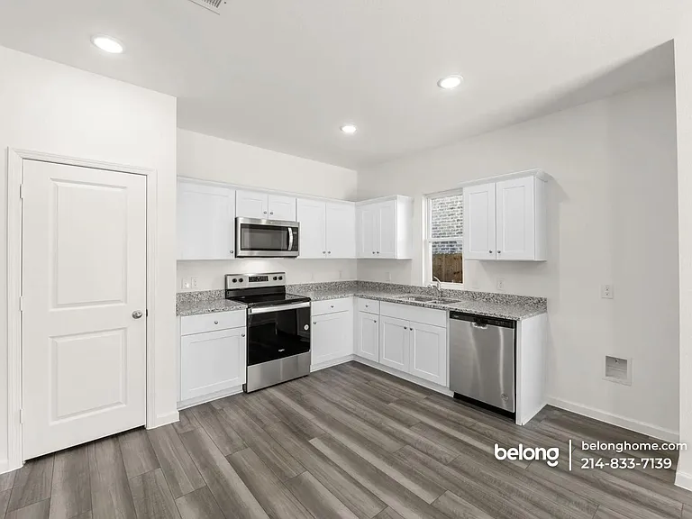 10308 Holycross Ln — Photo 12