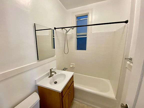 5th image of 2715 Cabrillo St APT 202