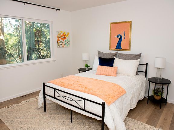 4th image of 1139 Village Dr APT 4