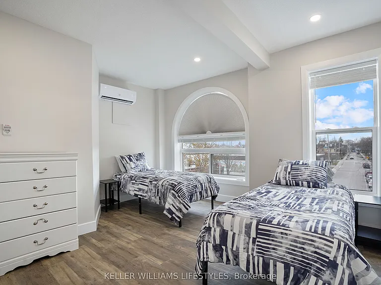 537 Talbot St #4 — Photo 26