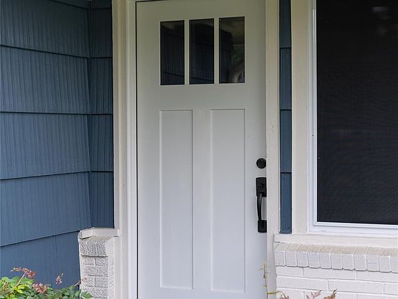 5th image of 811 Sara Rose St
