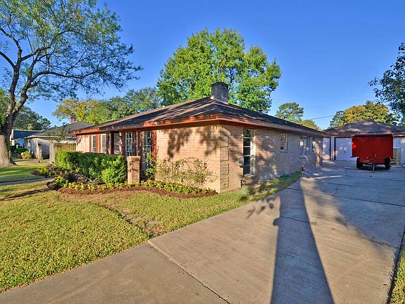 2nd image of 12827 Cricket Hollow Ln