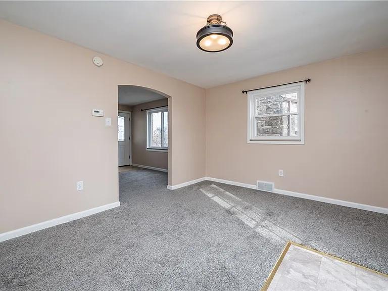 651 Royce Ave — Photo 7