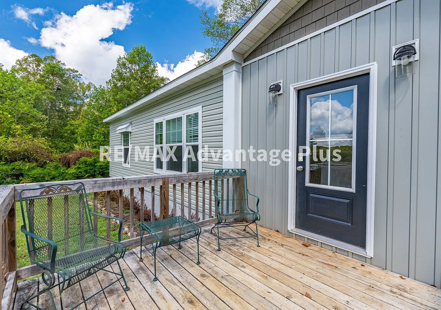 Modern Home Just Minutes to Farmville — Photo 3