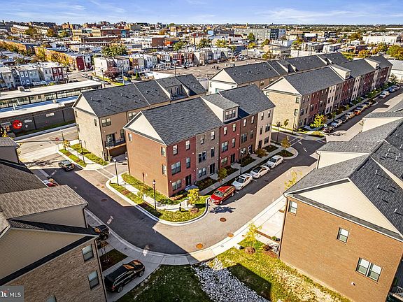 3rd image of 637 Mozart Way