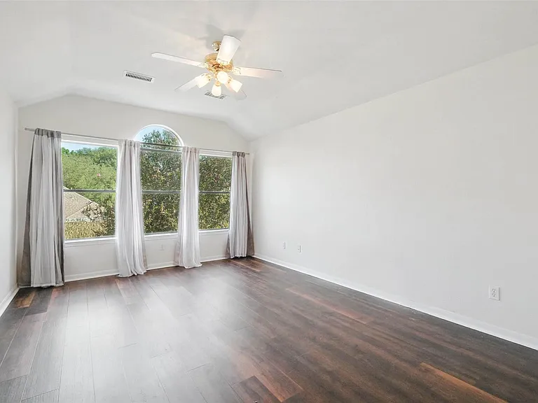 10222 Thornmont Ln — Photo 17