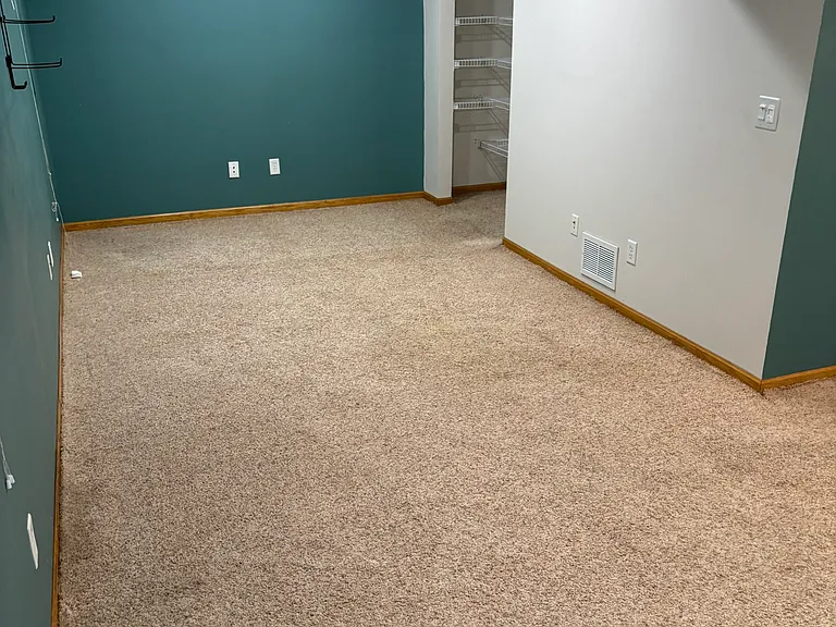 3075 Oxford St — Photo 32