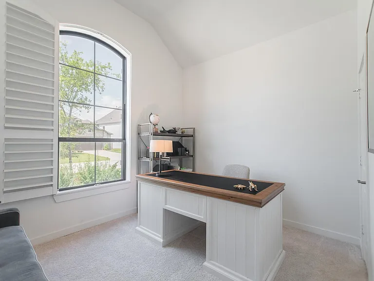 427 Boggy Belt Ln — Photo 37