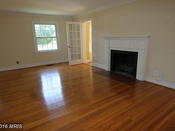 4th image of 4145 Woodside Dr
