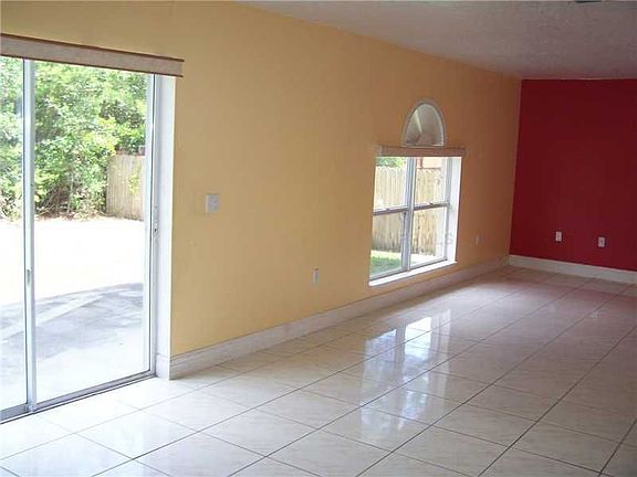 3rd image of 2941 E Waco Dr