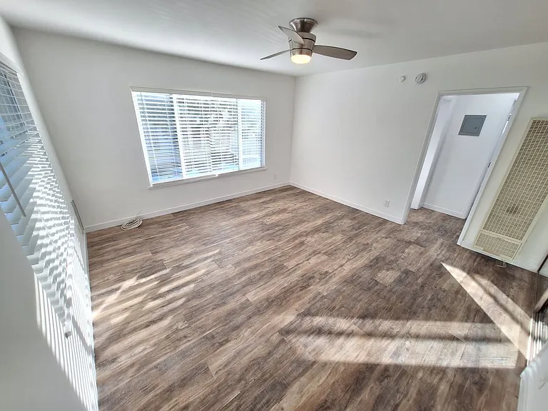 2592 Armacost Ave #1/2 — Photo 3