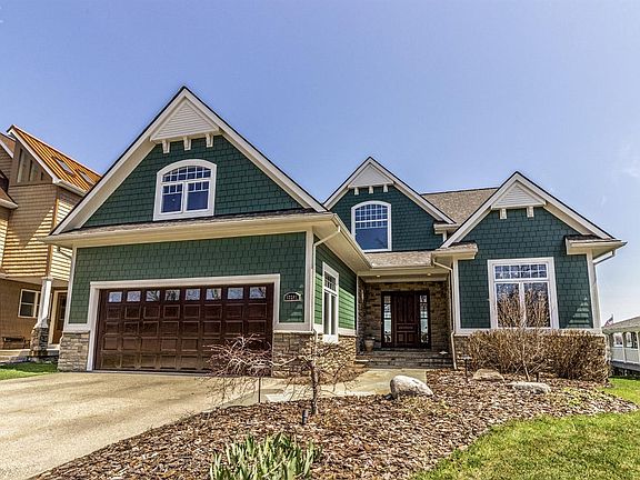 3rd image of 12247 Margaret Dr