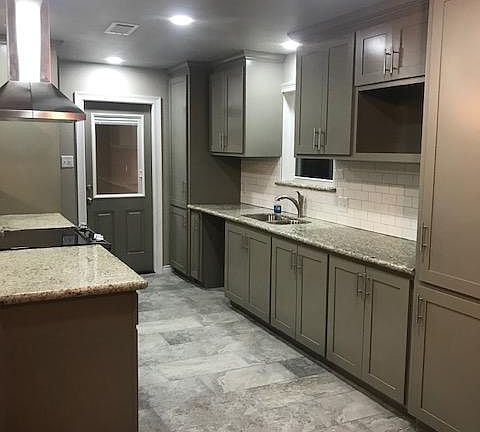 4th image of 3611 Helena Ave