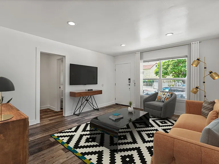 2730 Raymond Avenue Apartments — Photo 15