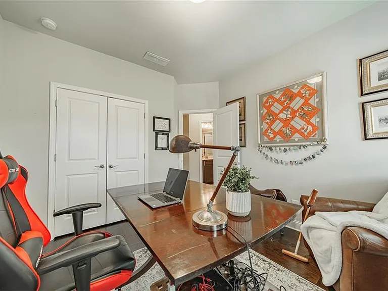 690 Arklow Dr — Photo 29