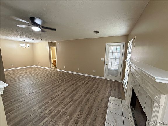 4th image of 3816 Carriage Oaks Dr