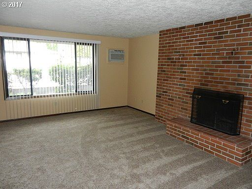 2nd image of 3712 NE 45th St