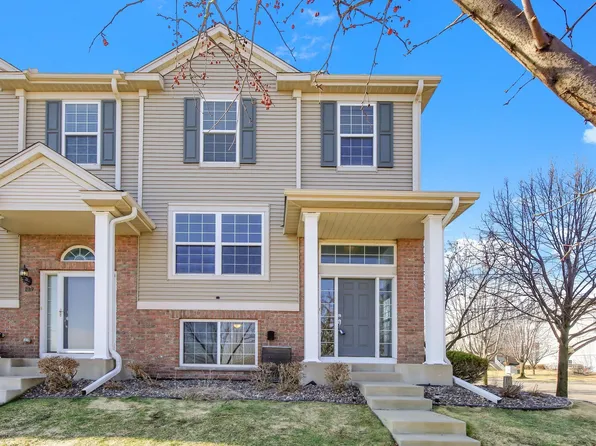 891 Ledgestone Dr, Mahtomedi, MN 55115