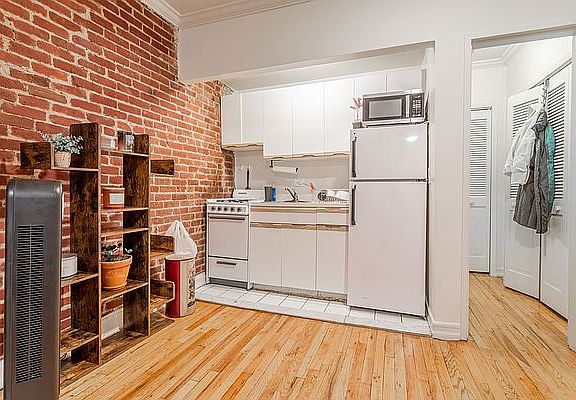 2nd image of 55 W 89th St APT 1F