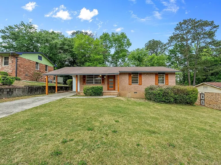 615 Parkwood Dr — Photo 1