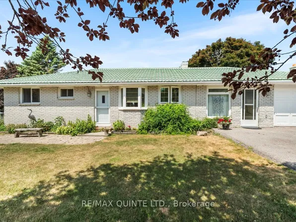 54 Cedar Ln, Prince Edward County, ON K0K 2T0