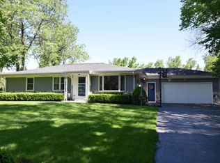 16560 La Vela Cir, Brookfield, WI 53005