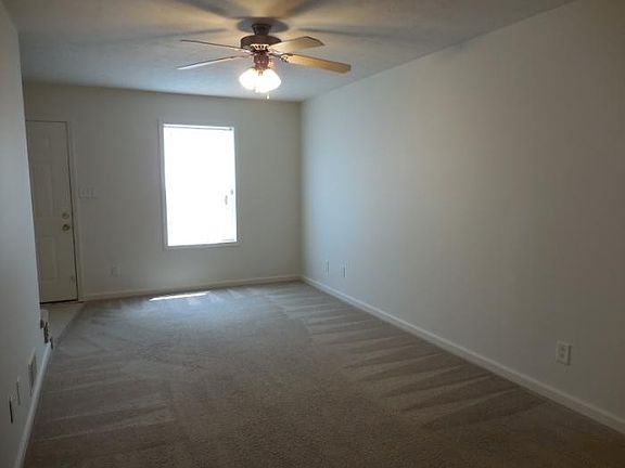 2nd image of 813 Oak Arbor Ct