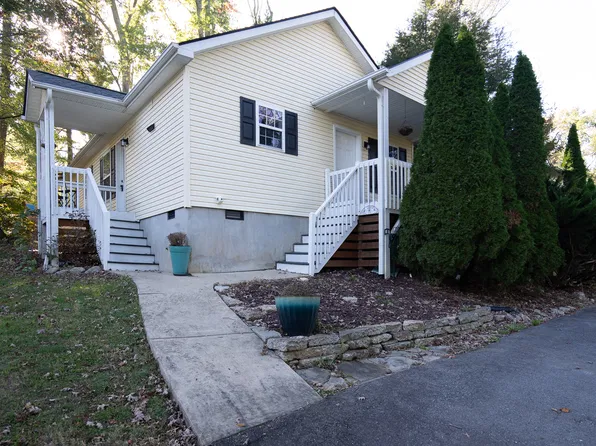 112 Shadowlawn Dr, Asheville, NC 28806