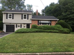 30 Pierce Ave, Cresskill, NJ 07626