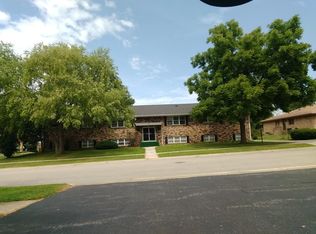 4320 Crawford Dr, Rockford, IL 61114