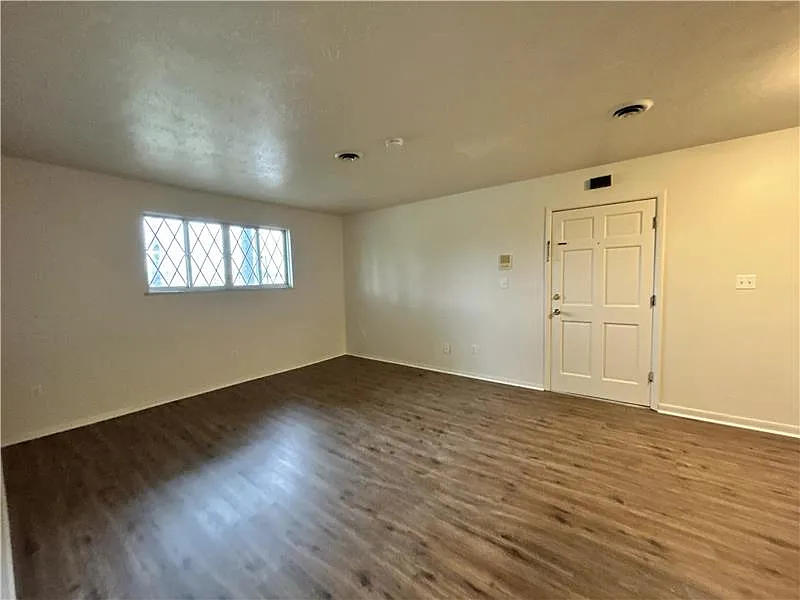 2 bed, $750 — Photo 4