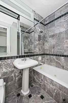 Sold by R New York | media 11
