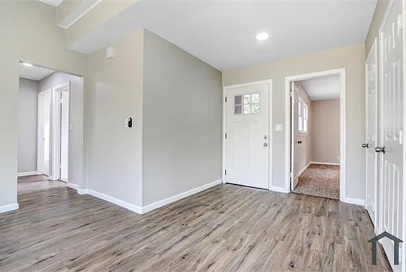 713 W Avenue H10 — Photo 8