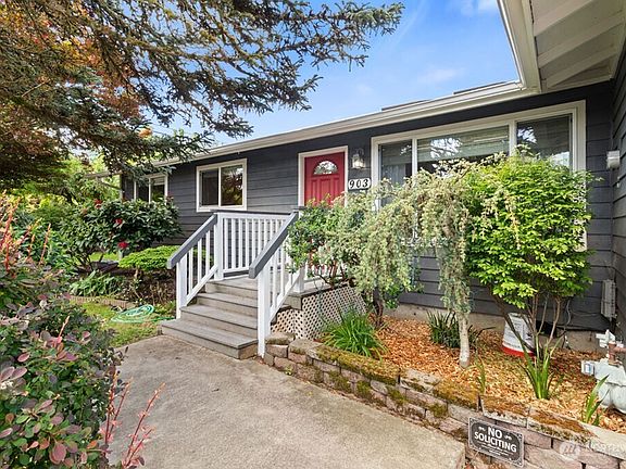 4th image of 903 9th Avenue SW