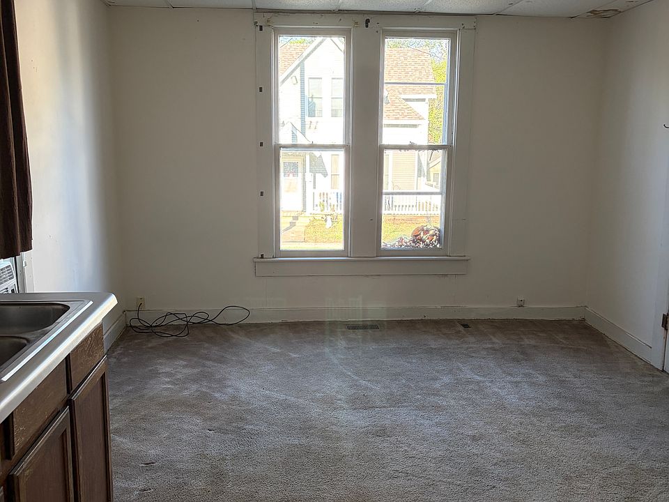 1st image of 105 S Forest Ave APT 3