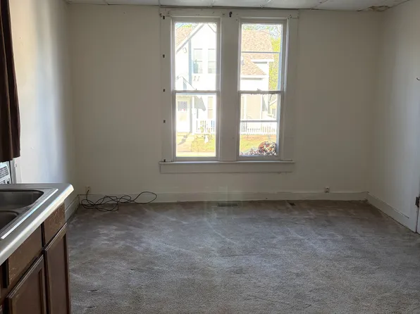 105 S Forest Ave APT 3, Carbondale, IL 62901