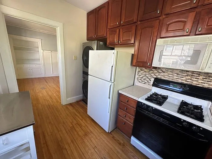 169 Washington St #9 — Photo 9