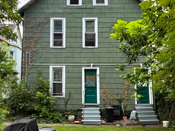 3rd image of 218 E 10th St