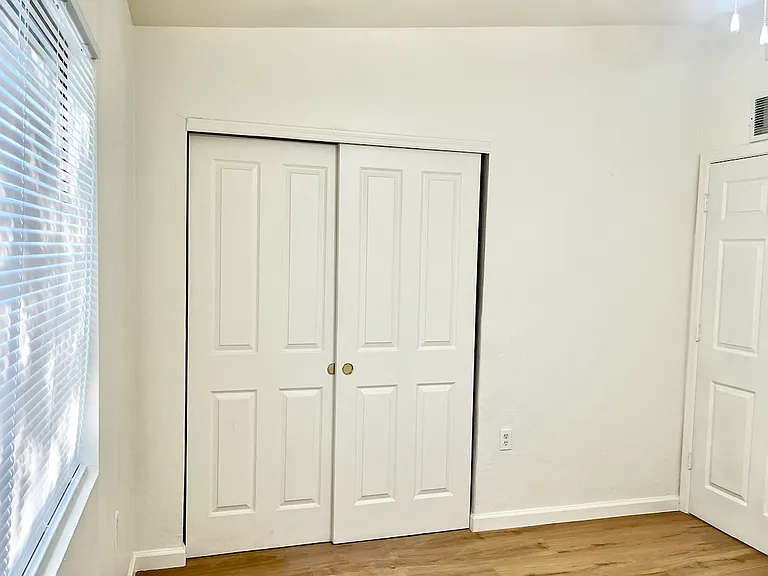 4454 E 3rd St #2 — Photo 14