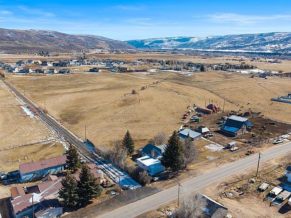 4th image of 2977 Willow Way