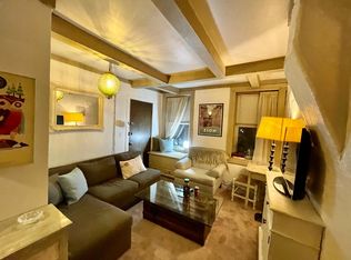 222 W Willow St #1R, Chicago, IL 60614