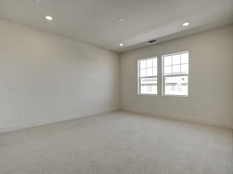 12101 Almeria Way — Photo 26