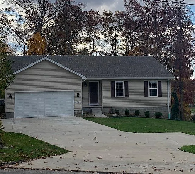 3 bed, 1423 sqft, $2,350 — Photo 1