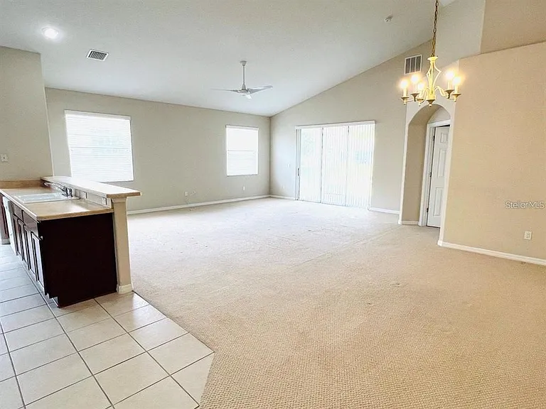121 Raintree Cir — Photo 2