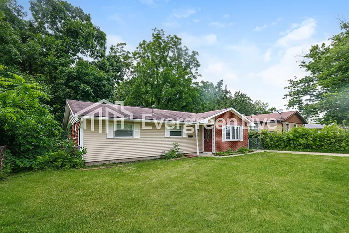 1101 Rossiter Dr — Photo 2