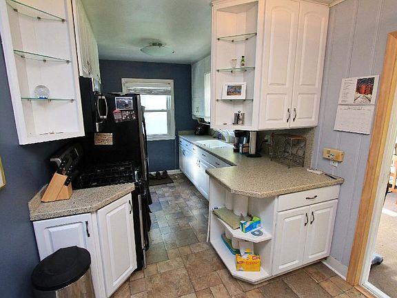 5th image of 4316 16th Ave S