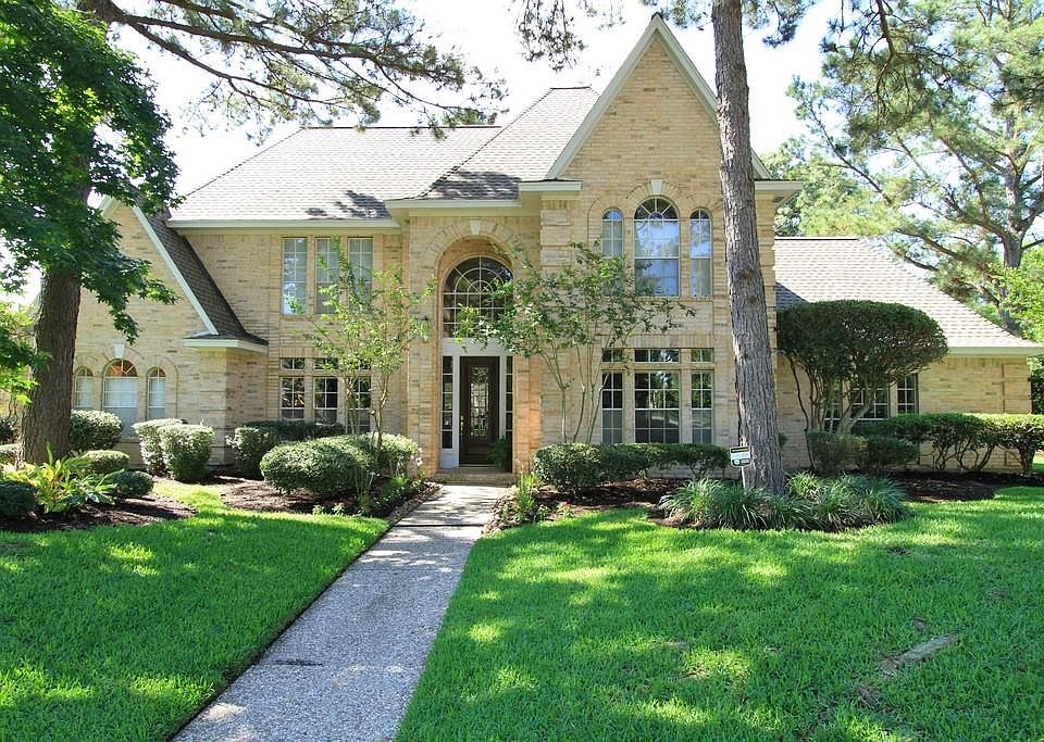 IDEAL LOCATION ON A QUIET CUL-DE-SAC STREET! Majestic Five Bedroom Home has been beautifully upgraded and is within walking distance to Elementary School!