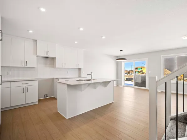 342 172nd Ave NW, Edmonton, AB T5Y 3R1