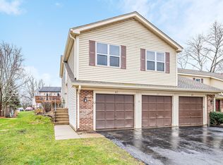 61 Willow Cir, Cary, IL 60013